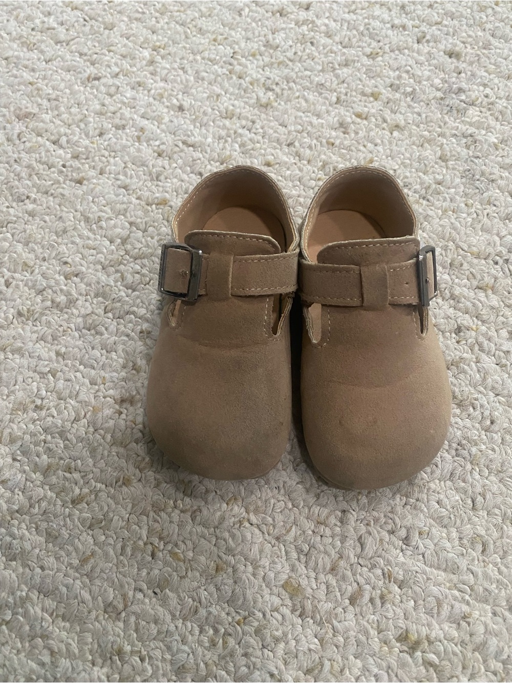 Toddler Suede Buckle Shoes in Light Brown. Size 6